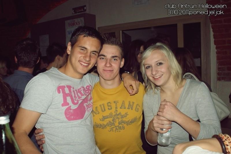 slika0093 Antrum (Pet, sub i pon, 28., 29. i 31.)