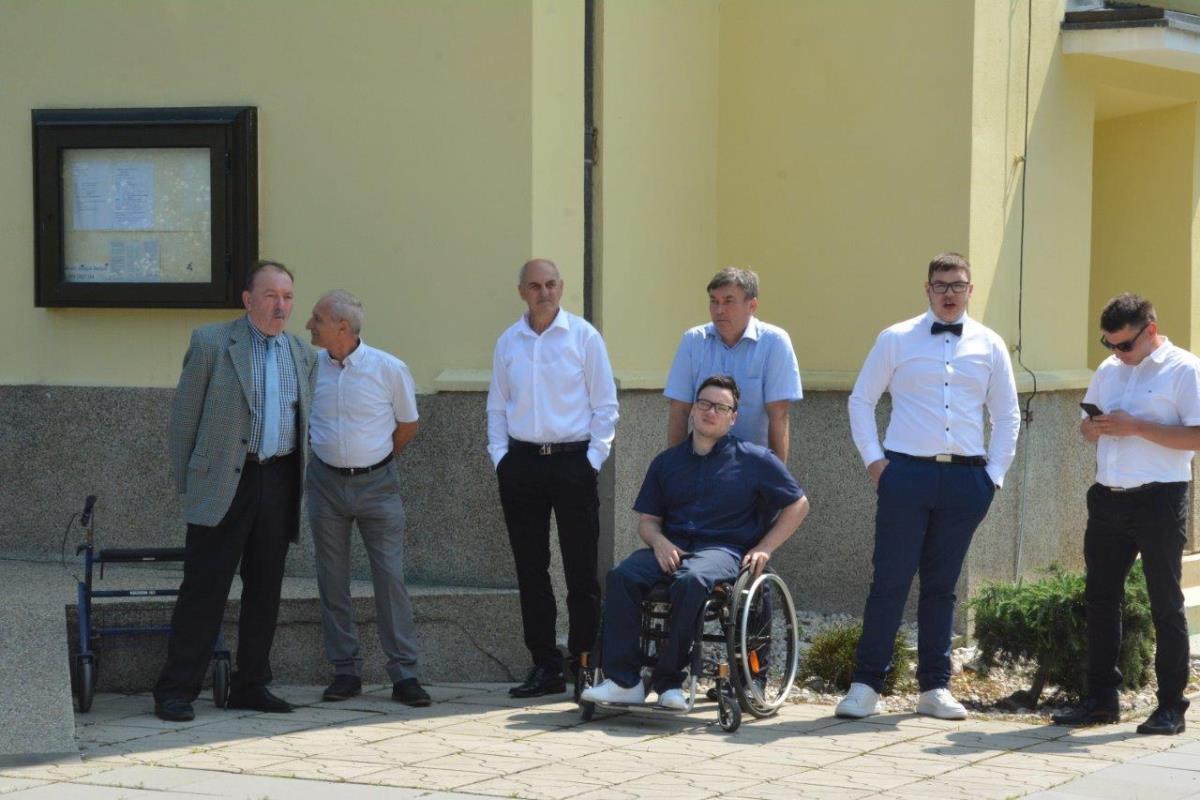 FOTO Donja Dubrava: 13 mladih župljana primilo sakrament Svete potvrde