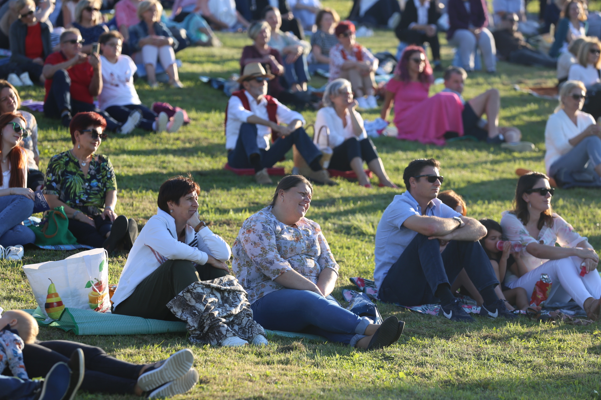 Koncert u Zmajevom vrtu obitelji Valkaj