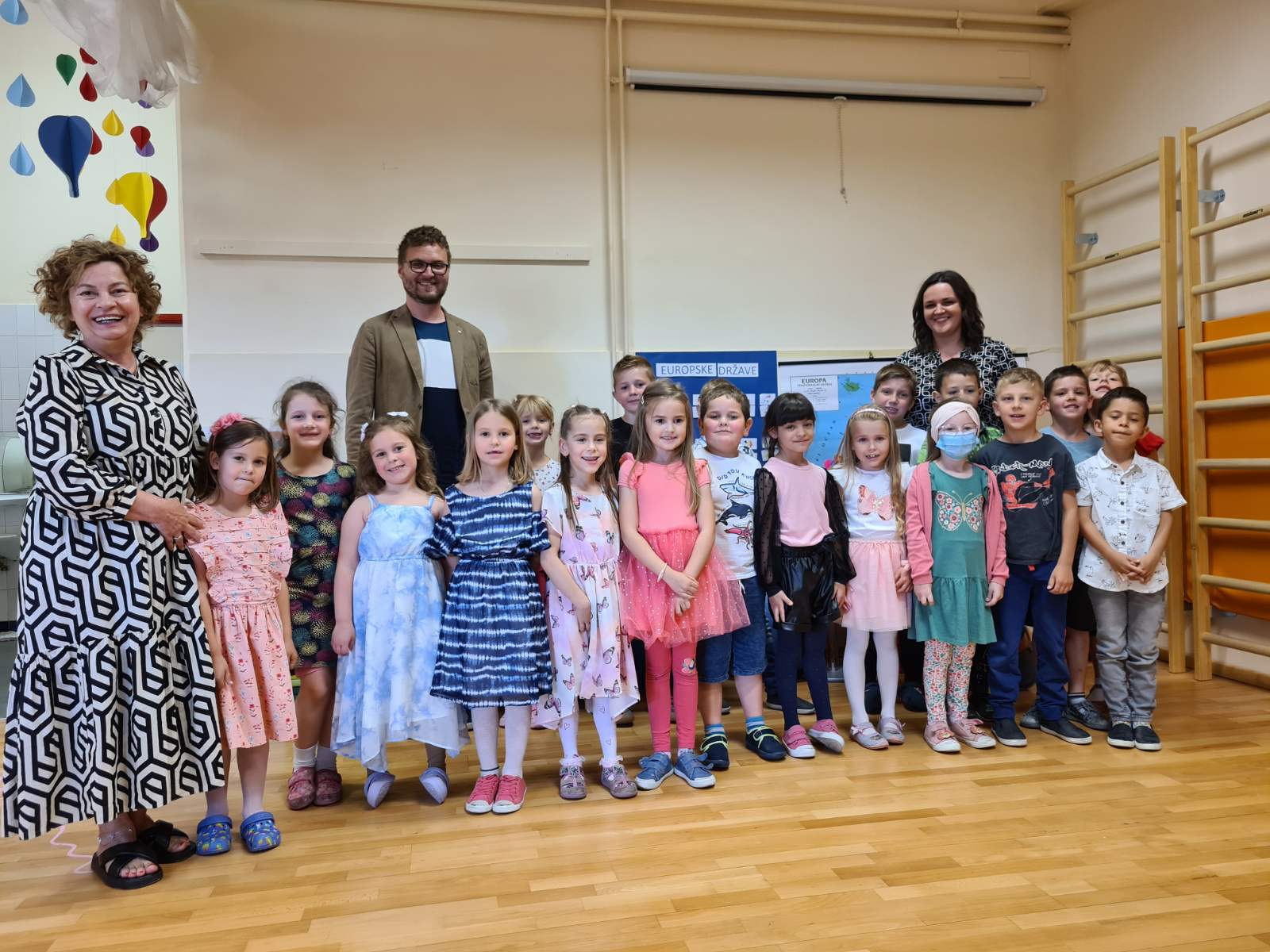 DV PČELICE Mališani se družili s vrsnim dirigentom Tomislavom Cvrtila