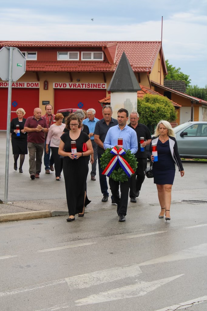 U Vratišincu Dan pobjede obilježen sjećanjem na poginulog branitelja Damira Golubića