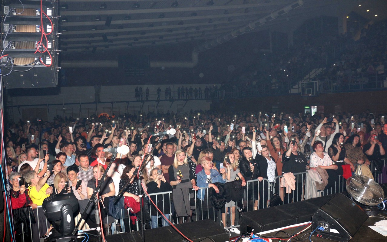 Neda Ukraden i grupa Vigor