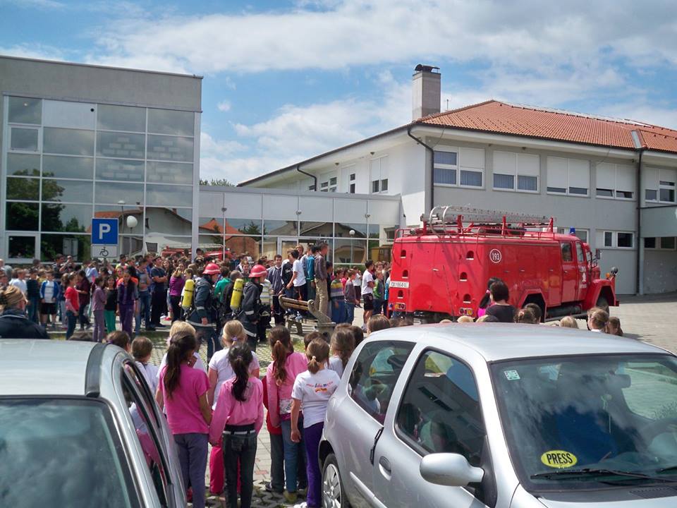 1121426783010695041330647300978