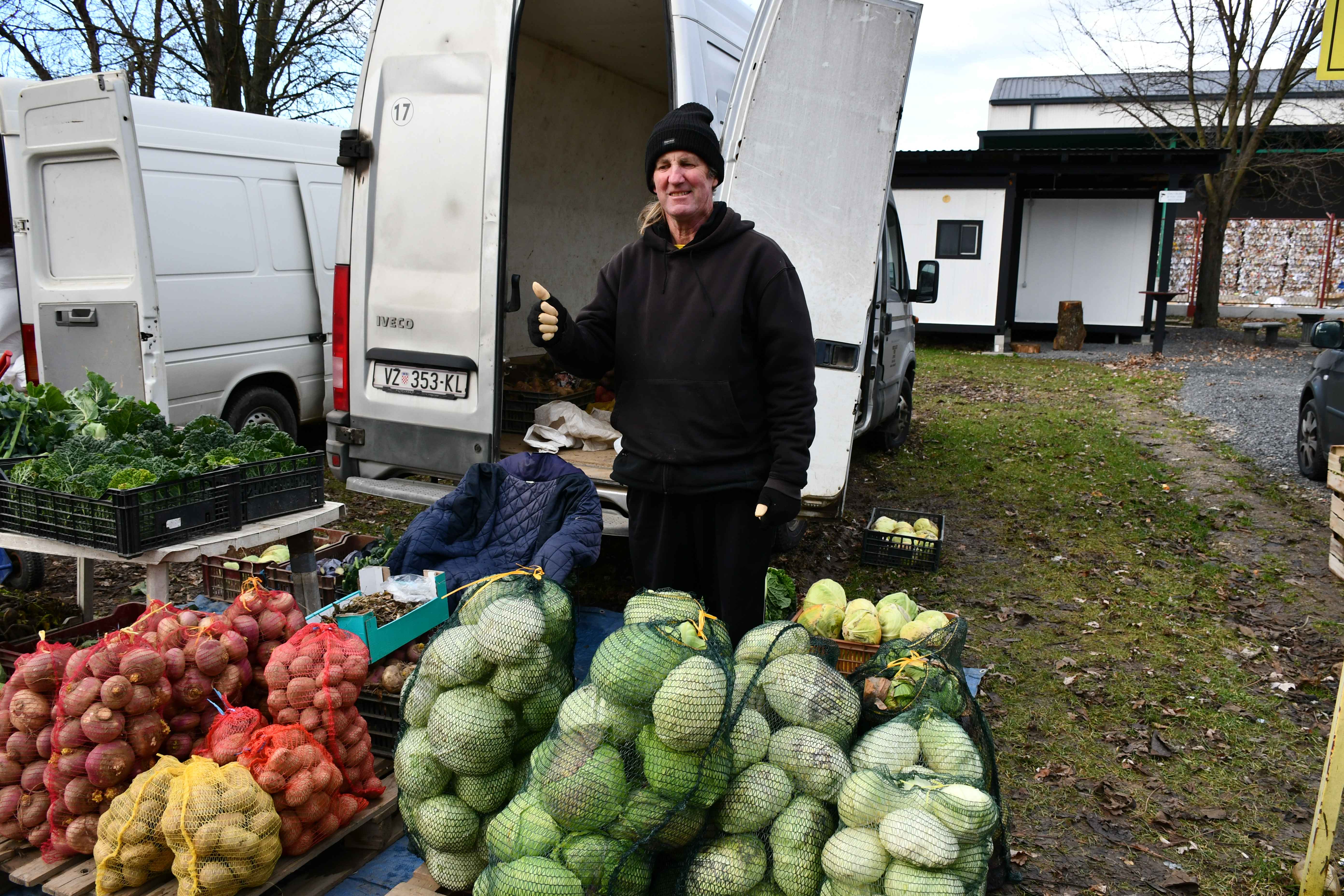 ZUBATO SUNCE Bogata ponuda voća i povrća na čakovečkom sajmu, a zaigrao se i šah!