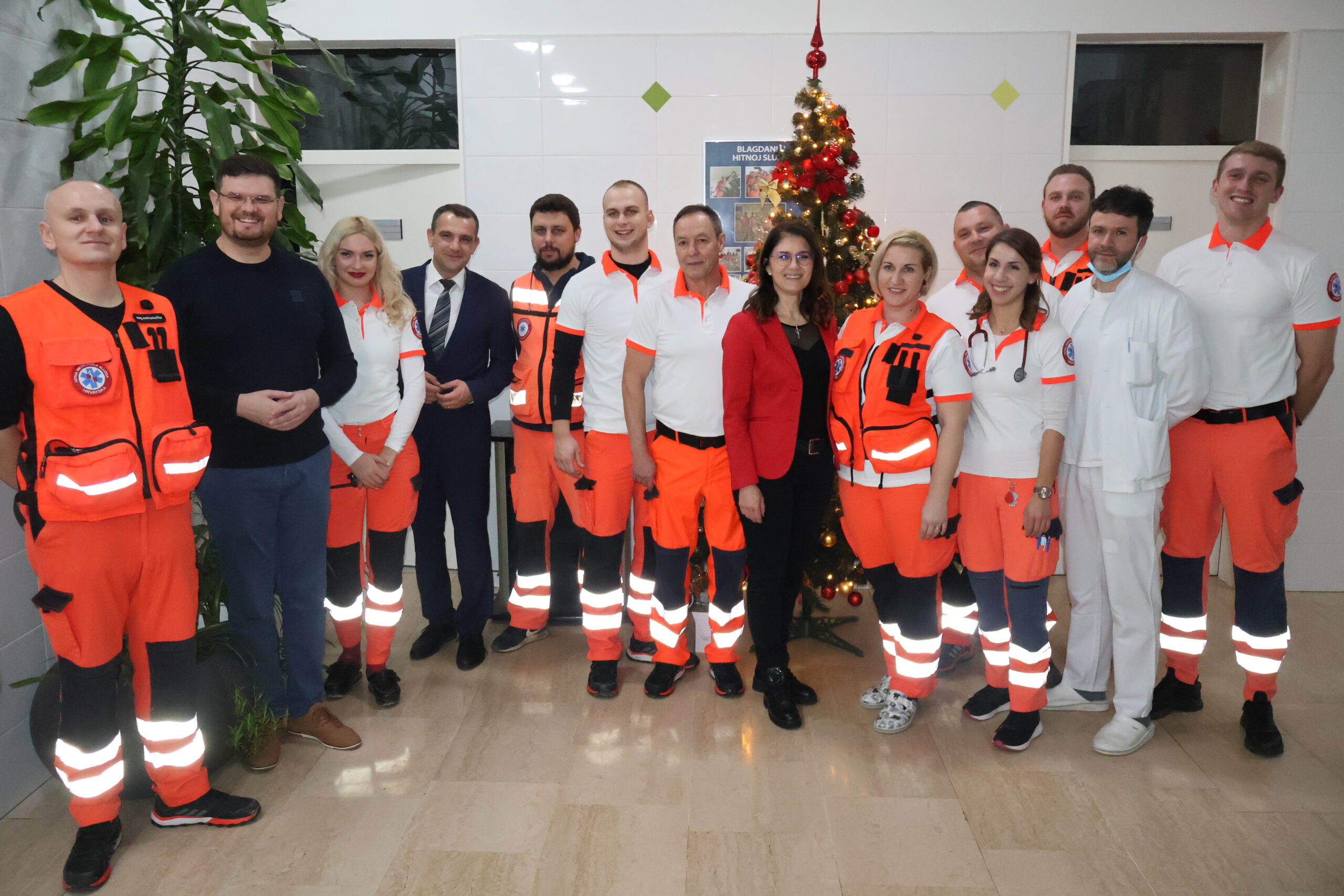 Gradonačelnica Cividini i župan Posavec obišli dežurne službe u novogodišnjoj noći