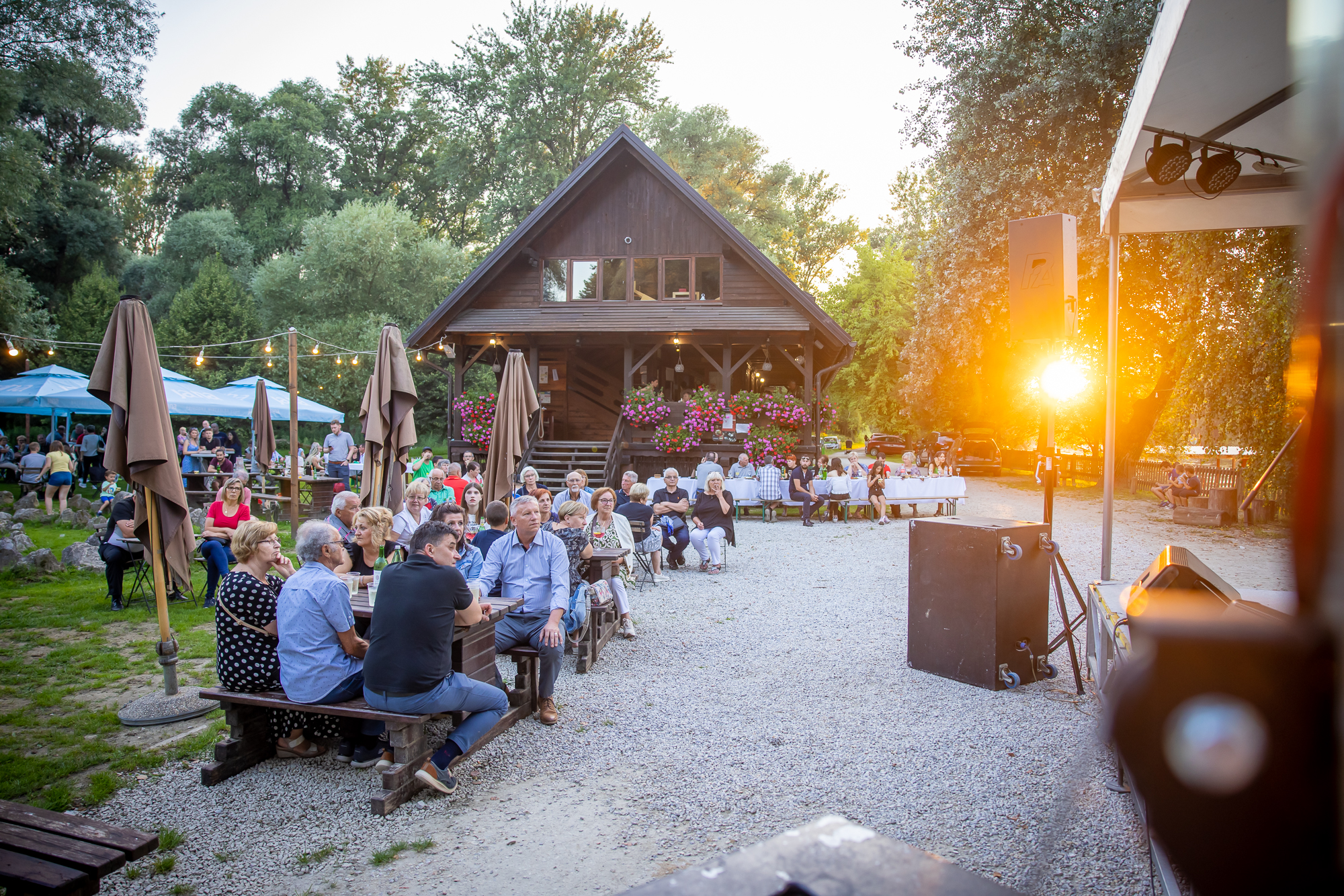 PREKRASNA VEČER Koncert Džo Maračić Makija i premijera spota Ansambla Pučpuljike PREKRASNA VEČER Koncert Džo Maračić Makija i premijera spota Ansambla Pučpuljike