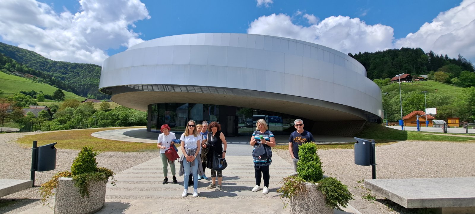 ASTRONOMIJA U VRTIĆU Odgojiteljice iz vrtića Stonoga na zaključnoj mobilnosti Erasmus+ projekta u Sloveniji ASTRONOMIJA U VRTIĆU Odgojiteljice iz vrtića Stonoga na zaključnoj mobilnosti Erasmus+ projekta u Sloveniji