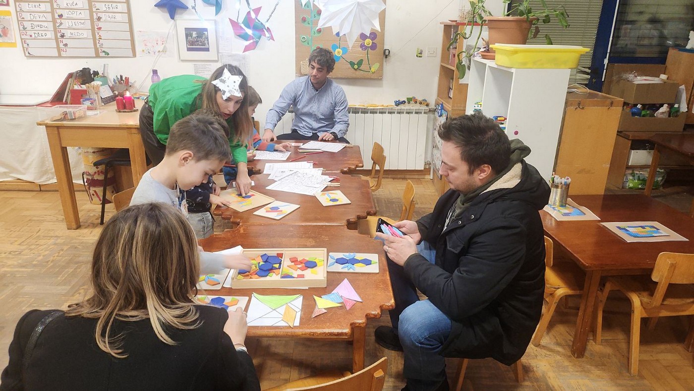 ZABAVA S BROJKAMA U vrtiću Cipelica se održala Večer matematike