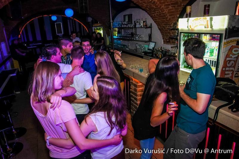 slika00016 Antrum (Petak, 27.6.2014.)