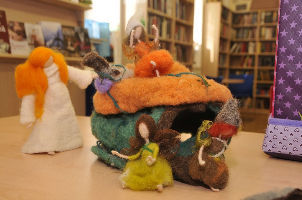 SVIJET BAJKI PRELOŽANKE SMILJANE STRAHIJE Kako pobjeći iz surove stvarnosti?