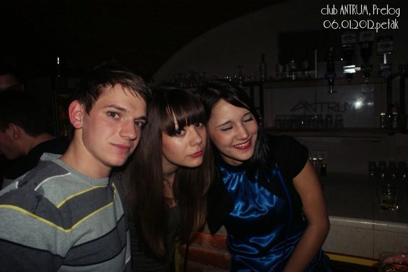 slika0035 Antrum (Petak, 6.1.2012) slika0035 Antrum (Petak, 6.1.2012)