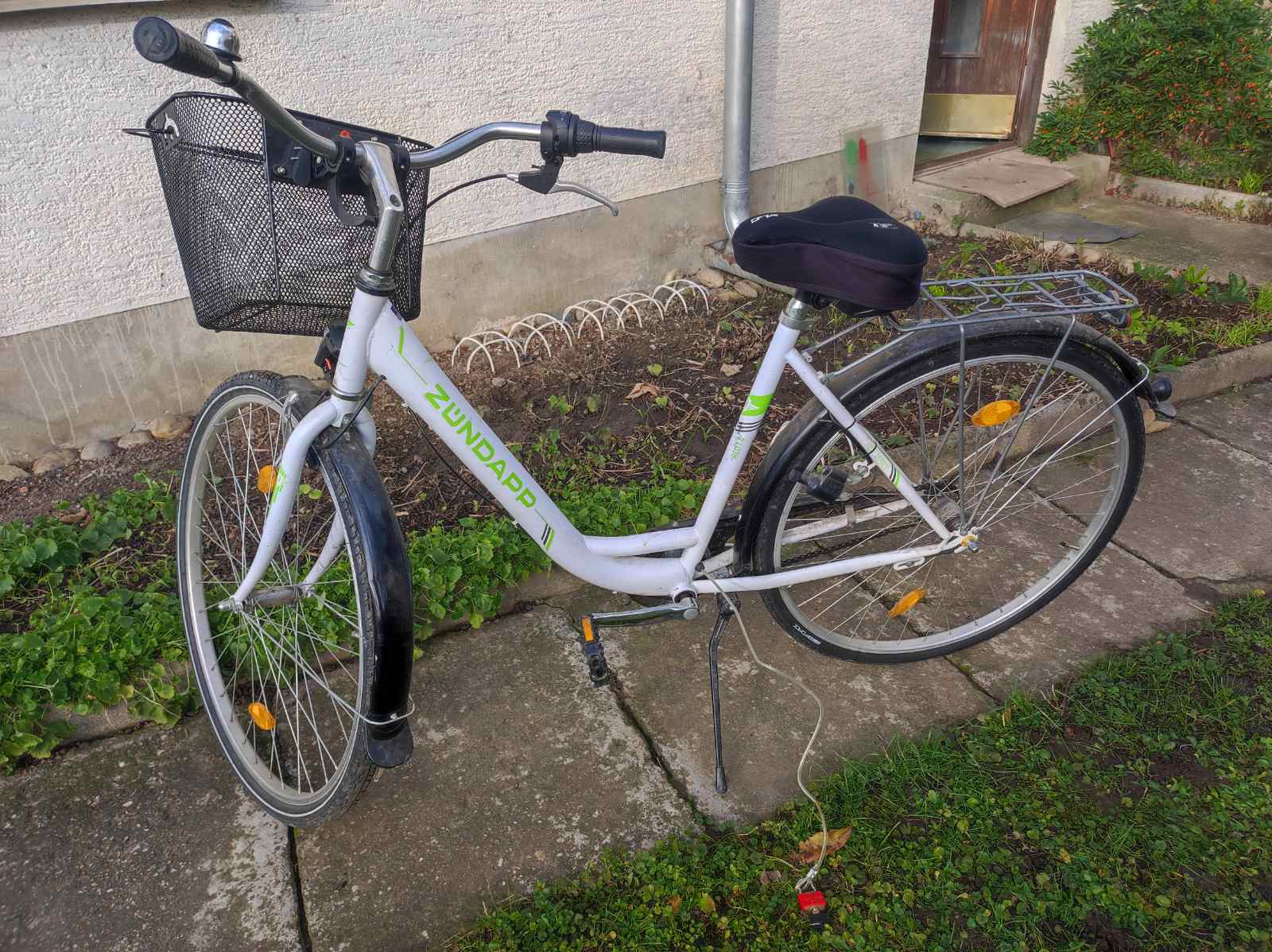 NEVIDLJIVA SAJLA ZA ZAŠTITU BICIKLA Kreativan i praktičan izum Zvonimira Dolenca iz Preloga NEVIDLJIVA SAJLA ZA ZAŠTITU BICIKLA Kreativan i praktičan izum Zvonimira Dolenca iz Preloga