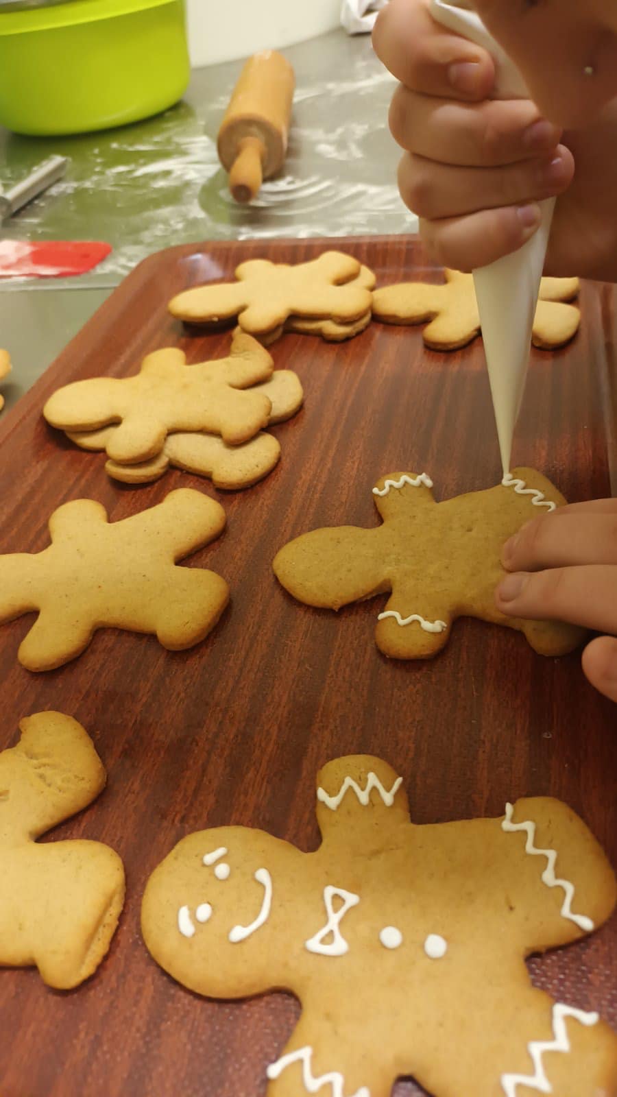 SREDNJA ŠKOLA PRELOG ‘Đinđeri’ šire božićno raspoloženje među srednjoškolcima