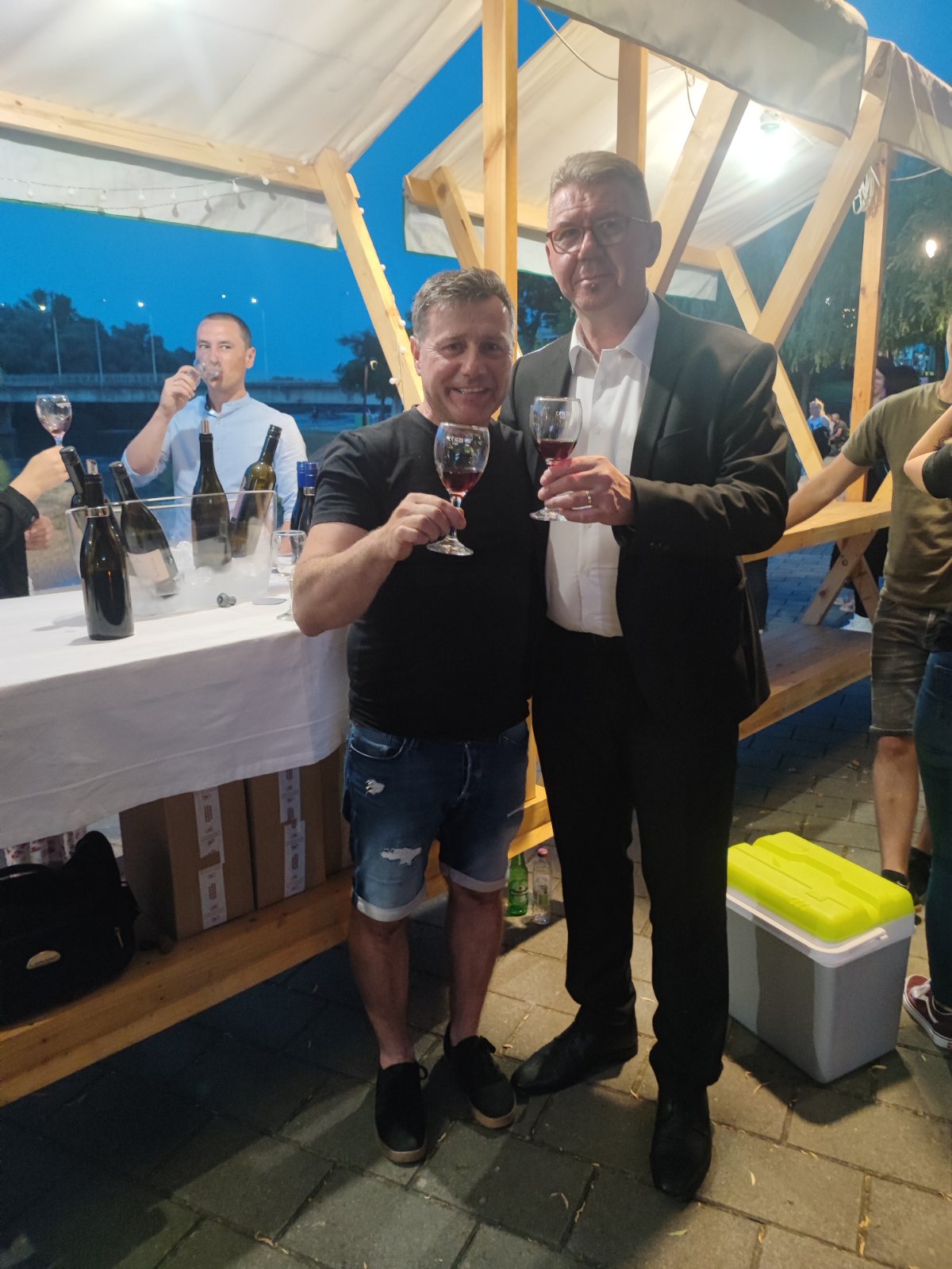 MURSKO SREDIŠĆE Posjetitelji su uživali na Željku Bebeku i Murskom wine festu