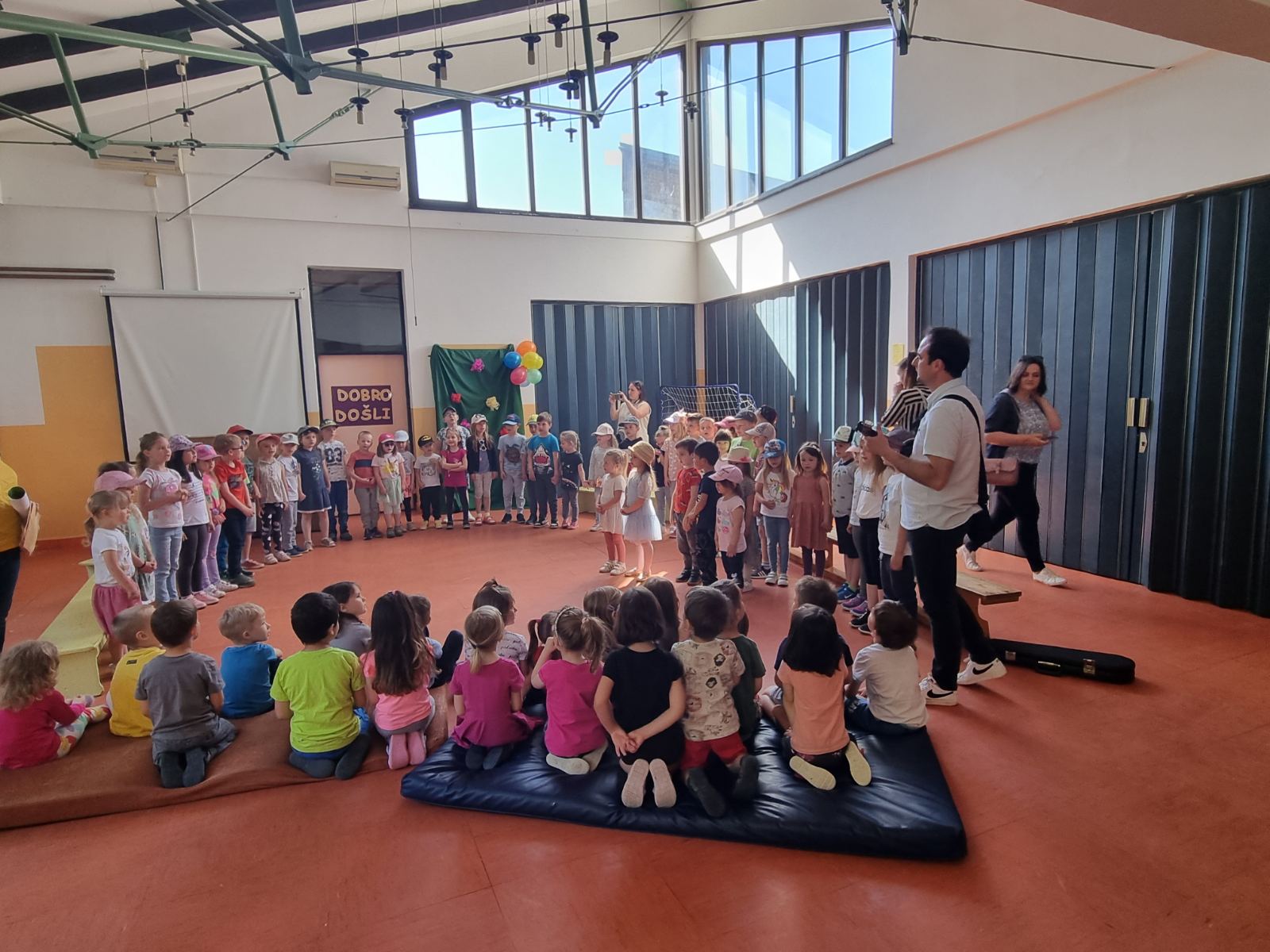 Djeca iz vrtića Pčelice posjetila nove prijatelje iz vrtića Cipelica