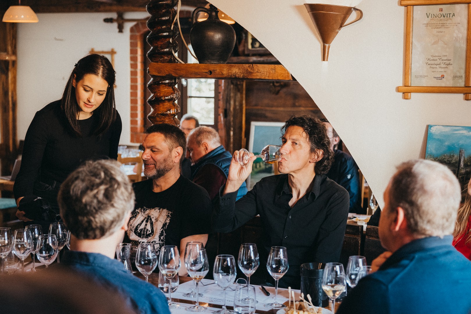 Vinarija Cmrečnjak poziva u novu Vinoteku!