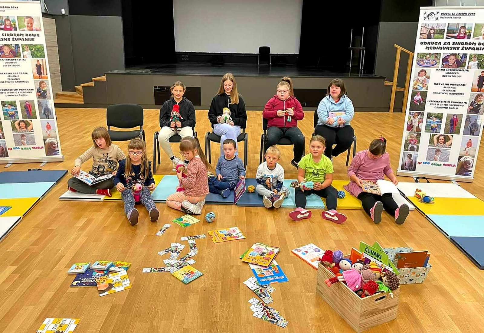 Članovi međimurske Udruge za sindrom Down posjetili ‘Heklice u knjižnici’