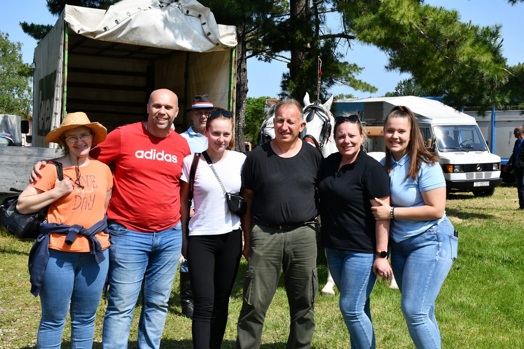 VIDEO I FOTO Međunarodno konjičko druženje okupilo brojne uzgajivače konja iz SZ Hrvatske te Slovenije i Austrije