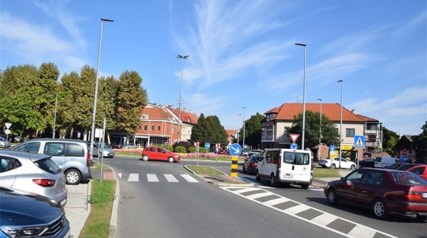 ČAKOVEC Teško stradao vozač bicikla (84) jer nije propustio sva vozila ČAKOVEC Teško stradao vozač bicikla (84) jer nije propustio sva vozila