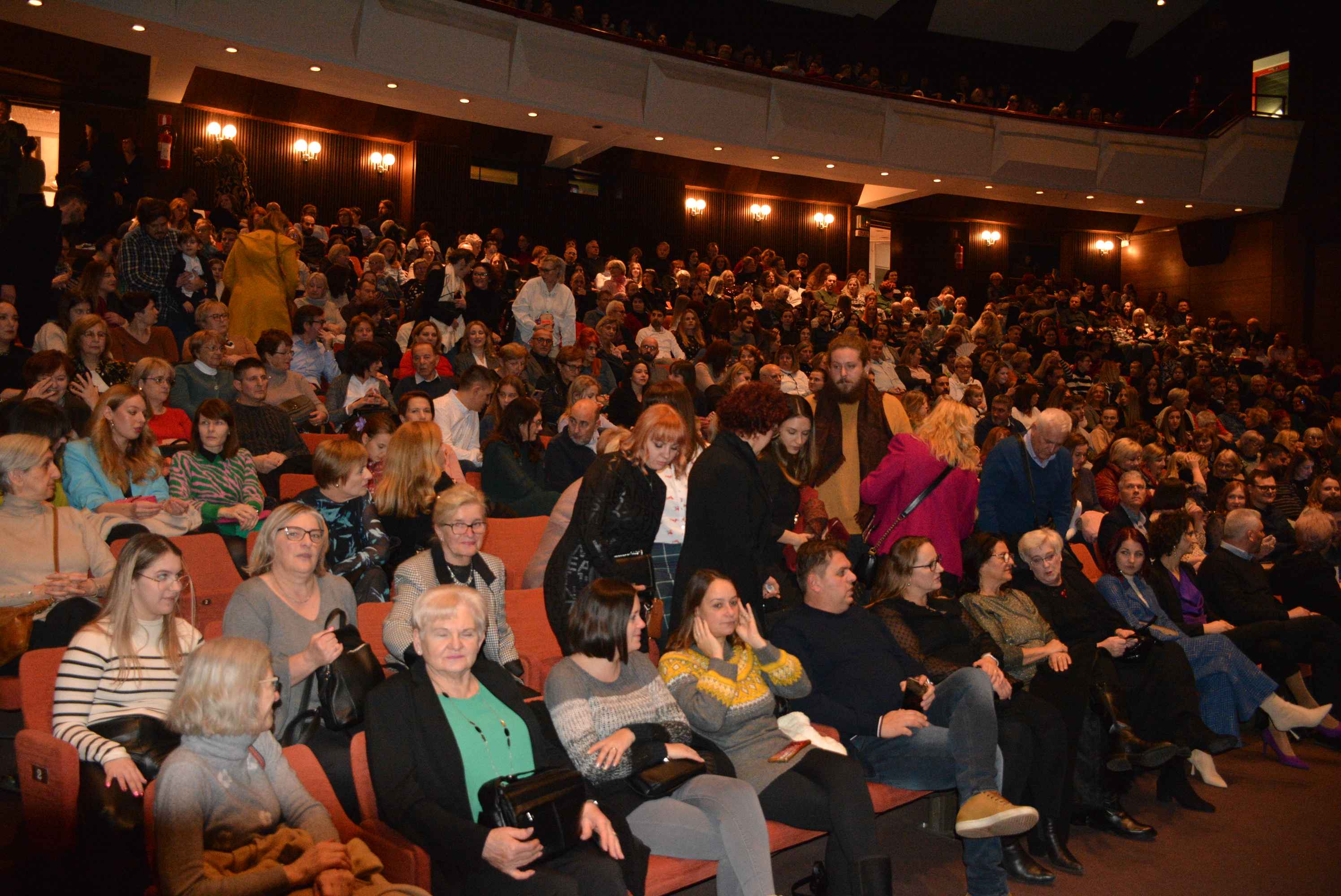 FOTO/VIDEO Spektakularna izvedba ‘Orašara’ – Ukrainian classical ballet oduševio čakovečku publiku FOTO/VIDEO Spektakularna izvedba ‘Orašara’ – Ukrainian classical ballet oduševio čakovečku publiku