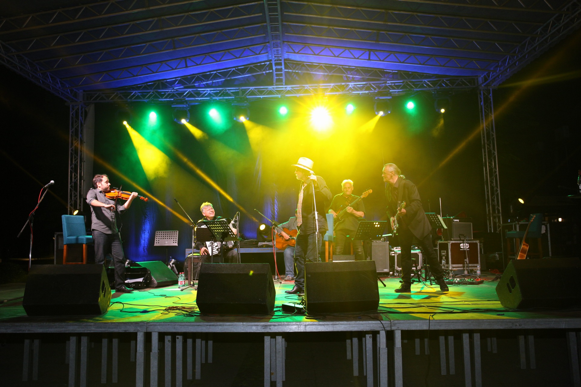 Koncert Rade Šerbedžije i Zapadnog kolodvora na Trgu Republike u Čakovcu