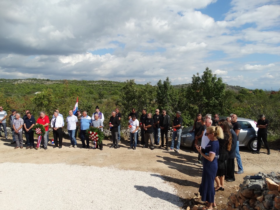 U Vodičkom zaleđu otkriven spomenik zapovjedniku Ivanu Vurušiću