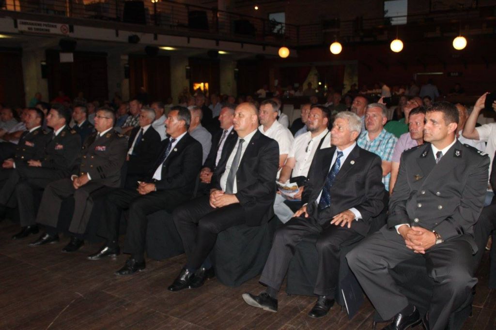 1352812665295238818649283225037