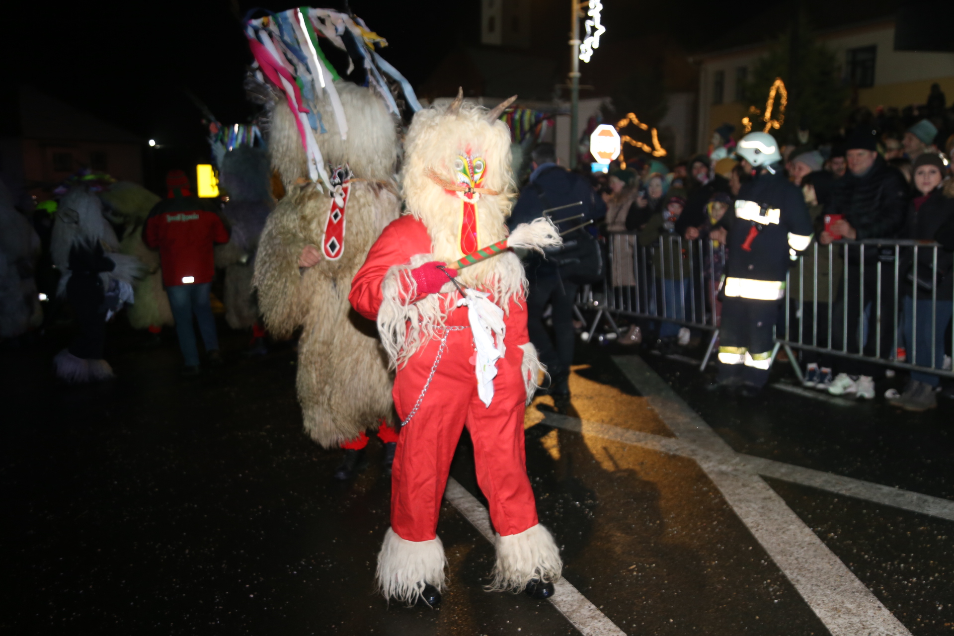 BILO JE ZANIMLJIVO Svetomartinski Krampuslauf opet oduševio brojne posjetitelje BILO JE ZANIMLJIVO Svetomartinski Krampuslauf opet oduševio brojne posjetitelje