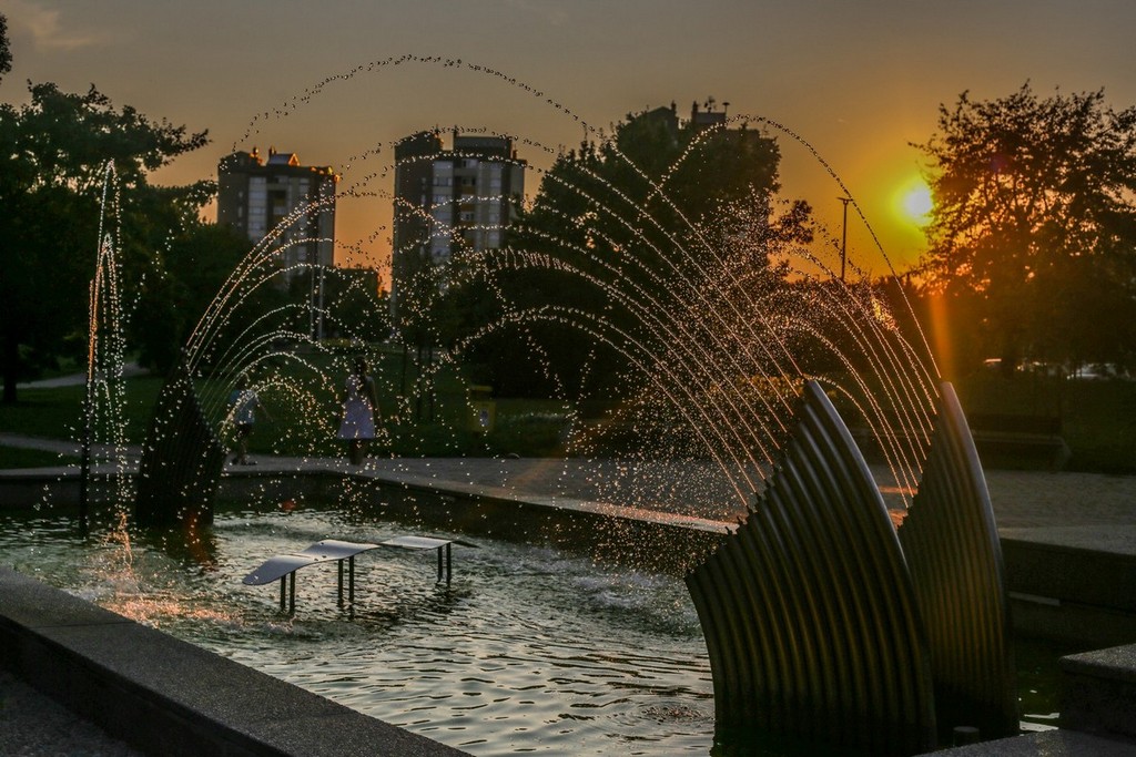 Šetnja gradom uz čarobne efekte zlatnog sata