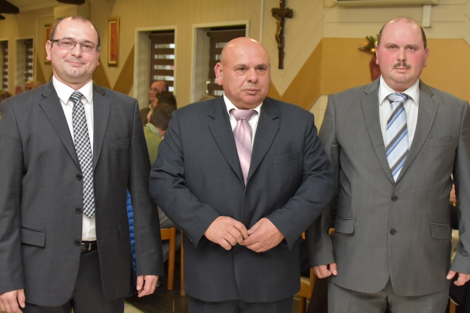 ANDRIJA TOMAŠEK ‘Sinovi nastavljaju moj posao i siguran sam da će uspješno trajati i slijedećih 25 godina’ ANDRIJA TOMAŠEK ‘Sinovi nastavljaju moj posao i siguran sam da će uspješno trajati i slijedećih 25 godina’