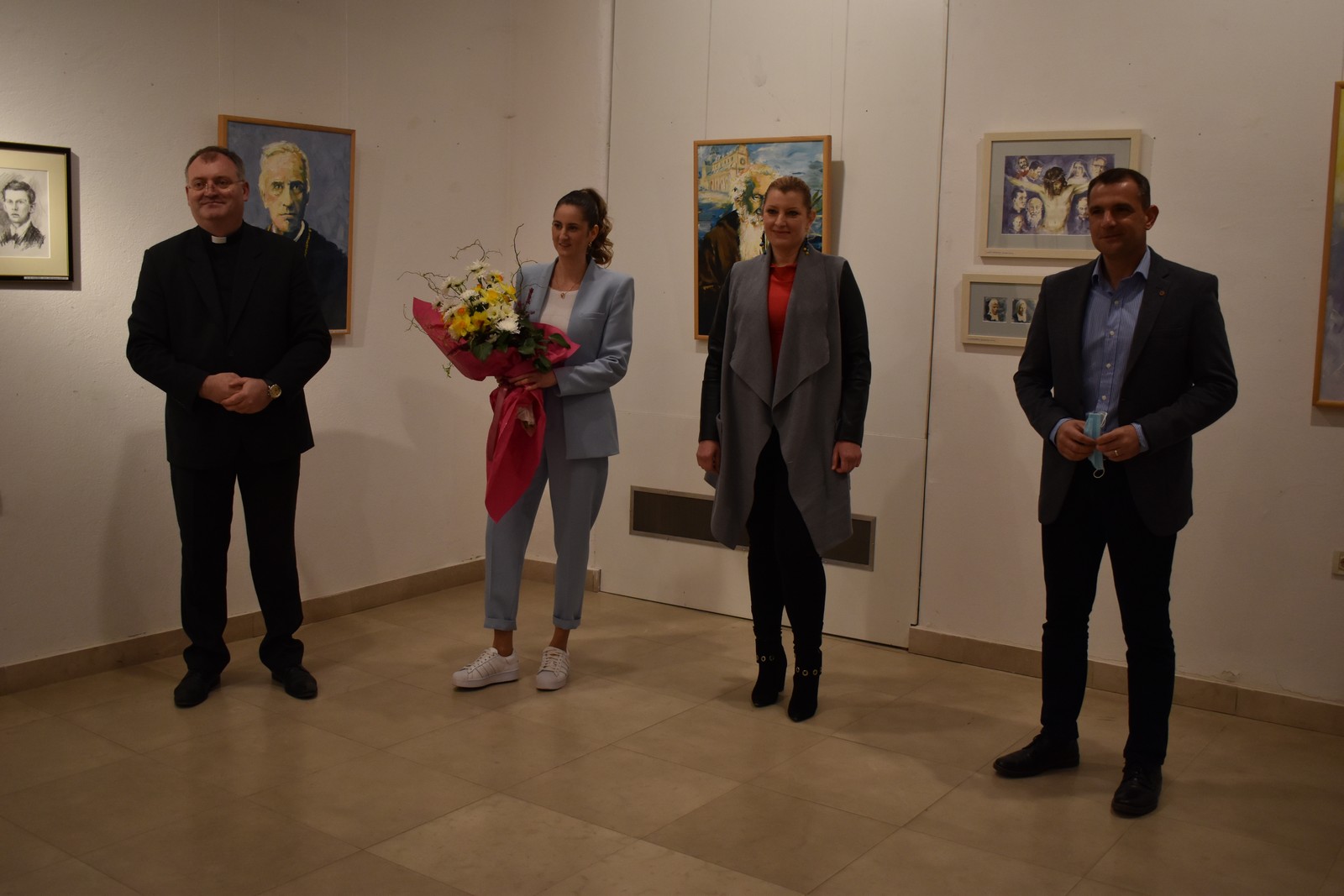 IZLOŽBA EVE VUKINE PRVI PUTA U ČAKOVCU ‘Moje slike su moja molitva’