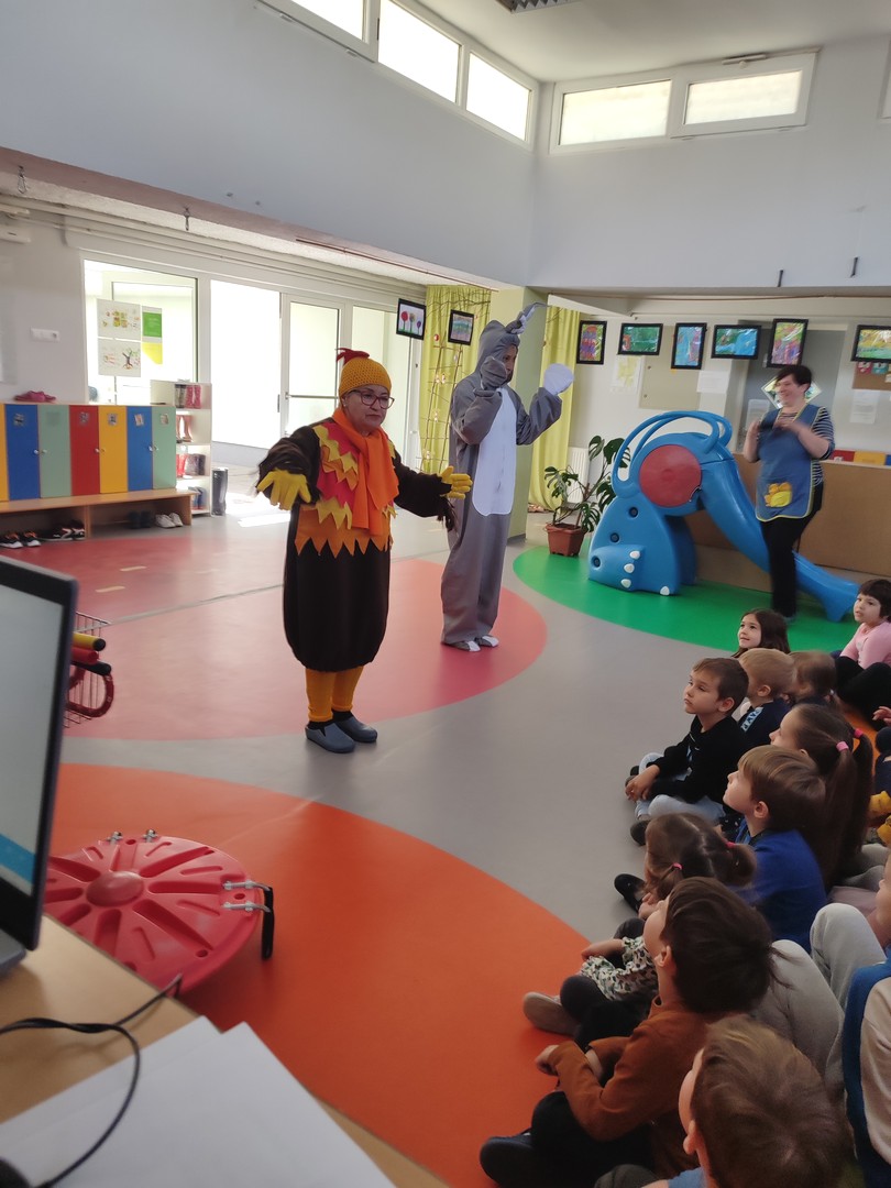 Mališani u vrtiću Cvrčak uživali u predstavi ‘Izgubljena jaja’