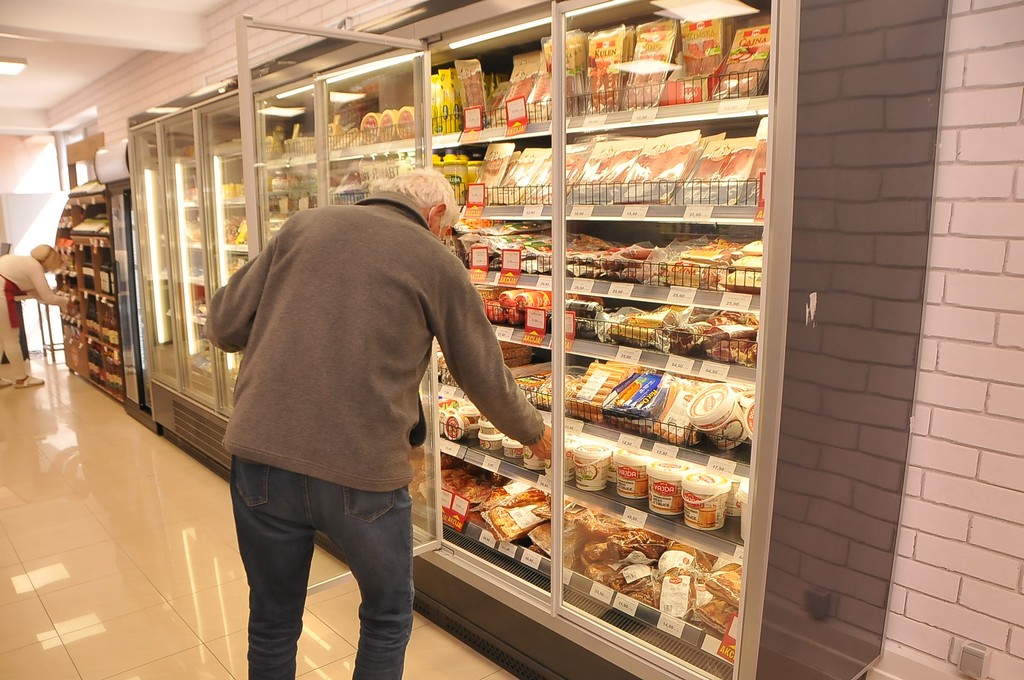 VAJDIN DISKONT U MURSKOM SREDIŠĆU Tak’ smo domaći da nam kupci dođu i u papučama!