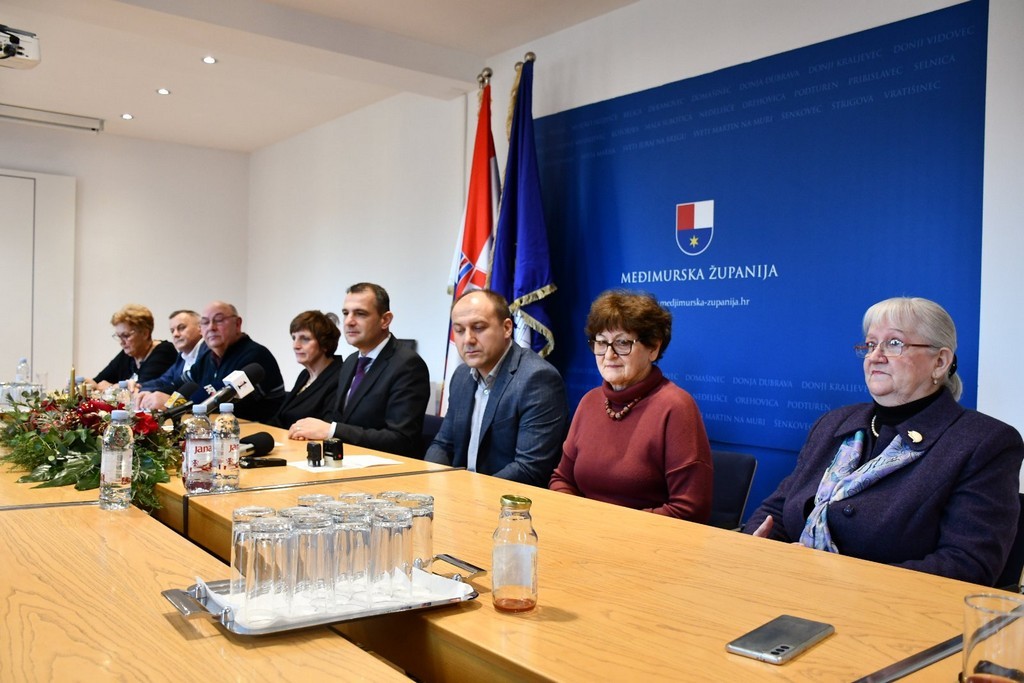 DOBRE VIJESTI I u idućoj godini besplatan autobusni prijevoz za sve umirovljenike, starije od 65 i osobe s invaliditetom DOBRE VIJESTI I u idućoj godini besplatan autobusni prijevoz za sve umirovljenike, starije od 65 i osobe s invaliditetom