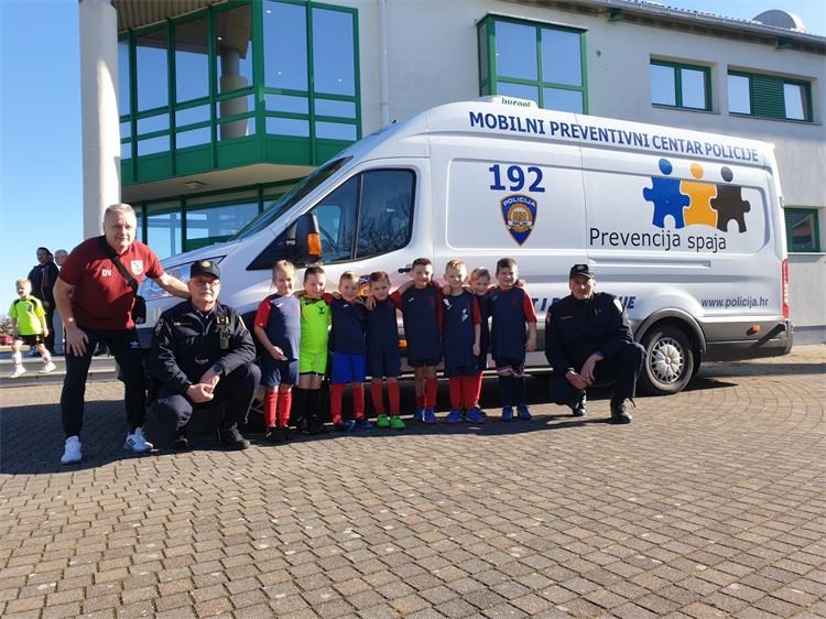 Preventivne aktivnosti preloških policajaca