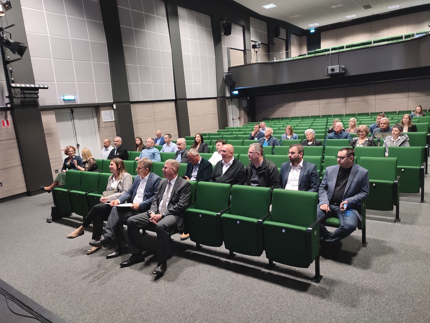 ŠIROKOPOJASNI INTERNET Uskoro dostupan na području Murskog Središća i osam susjednih općina ŠIROKOPOJASNI INTERNET Uskoro dostupan na području Murskog Središća i osam susjednih općina