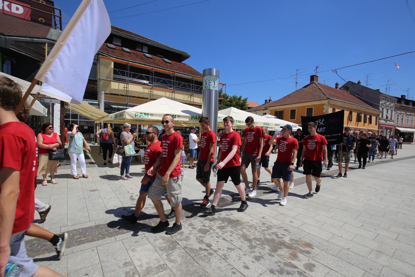 Vesela kolona međimurskih maturanata prošetala Čakovcem