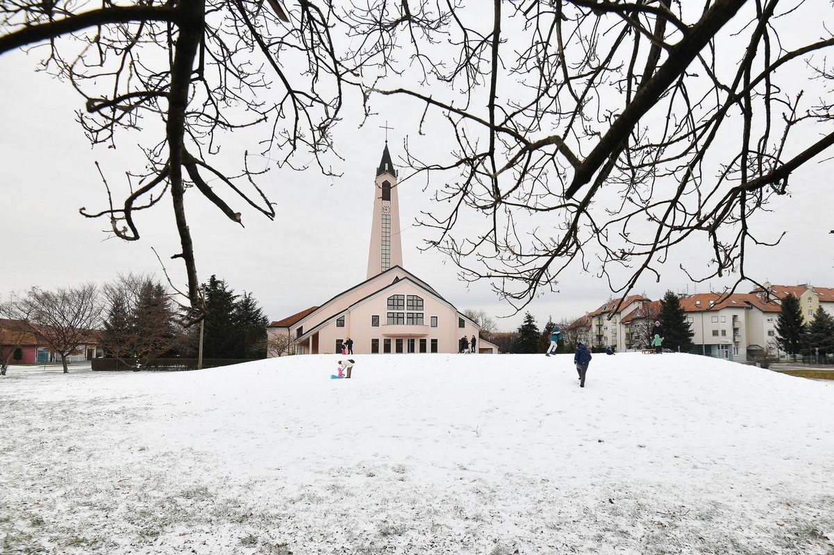 UŽIVANCIJA NA SNIJEGU Sanjkanje je u punom jeku na čakovečkim sanjkalištima
