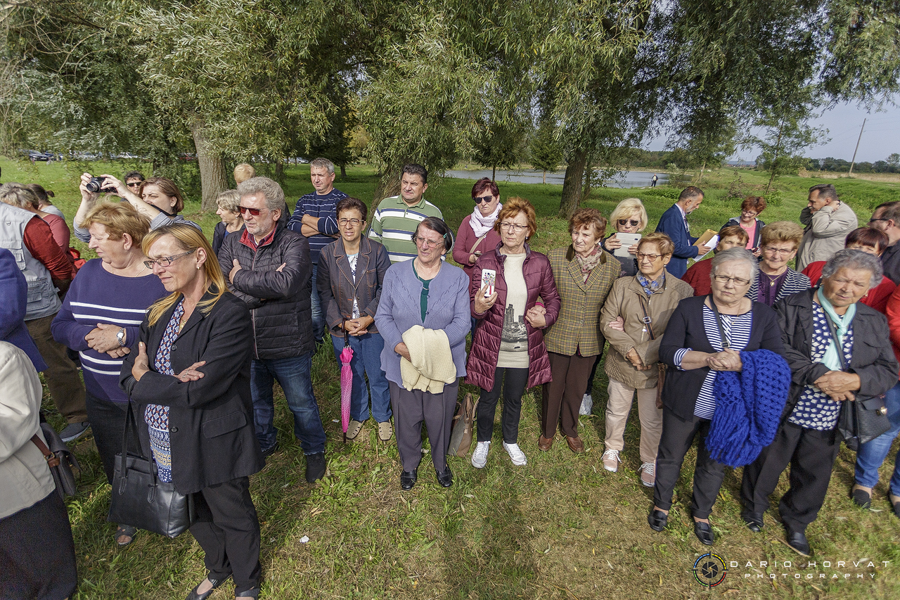 U Gardinovcu svečano otkrivena spomen-ploča posvećena seoskom pralu na potoku Trnavi