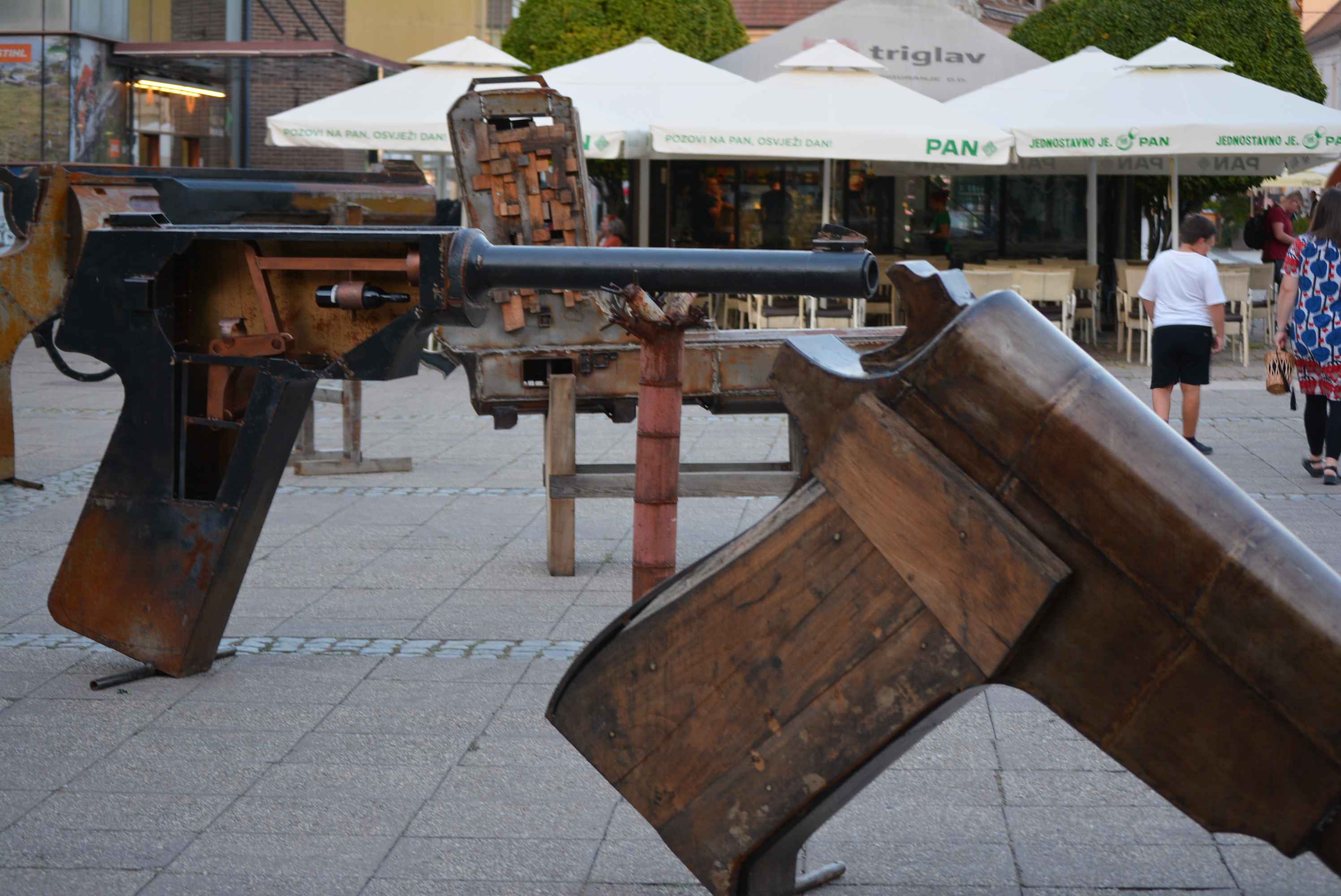 VIDEO I FOTO Izniman 8. Zrinski Art Festival: Trash Art, ples i čarolija u Čakovcu