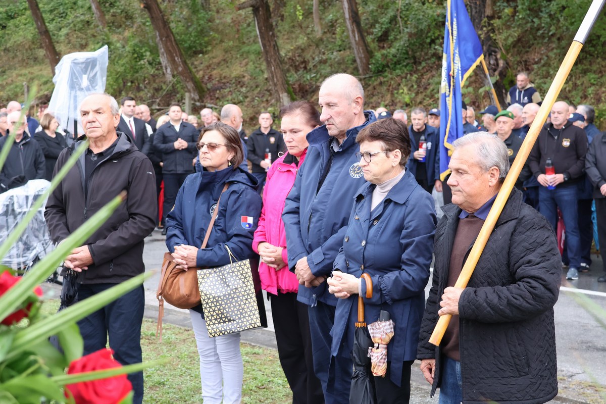 SJEĆANJA Župan Matija Posavec odao počast žrtvama u Baćinu