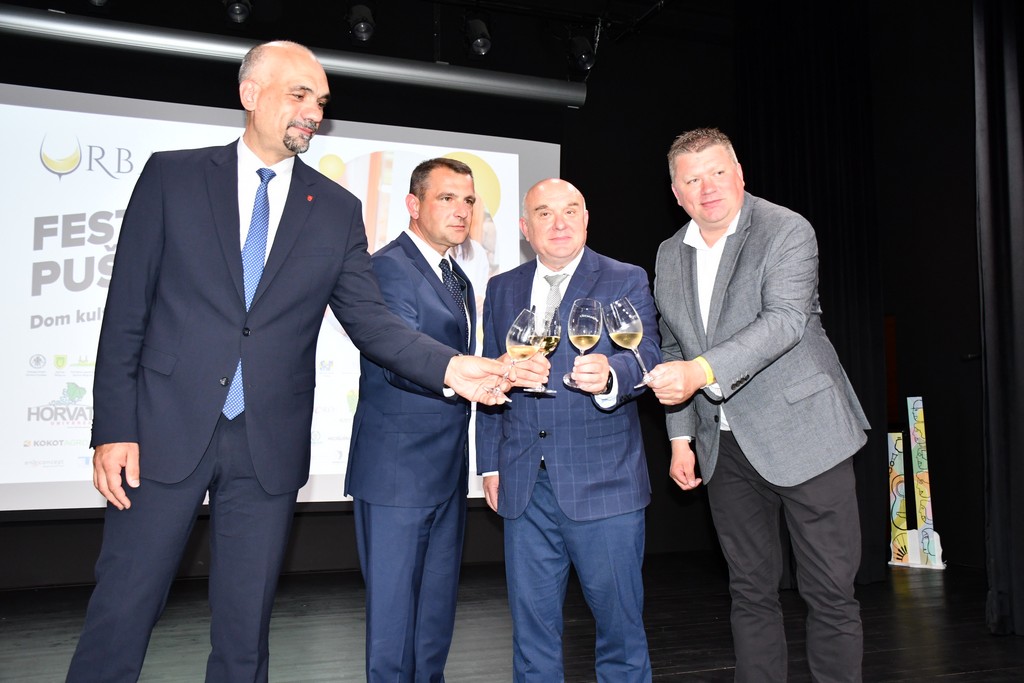 Urbanovo, otvorenje Urbanovo, otvorenje