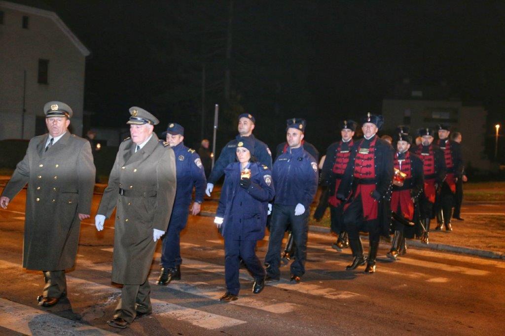 2371512910213511929369577308807