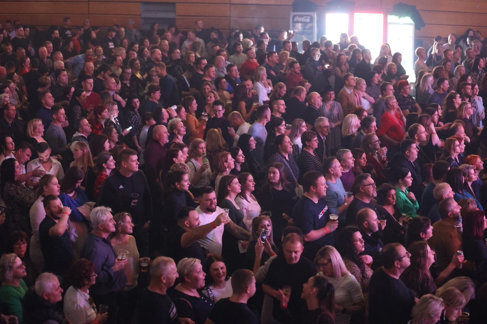 KONCERT U ČAKOVCU Haris Džinović svojim hitovima rasplesao i raspjevao publiku