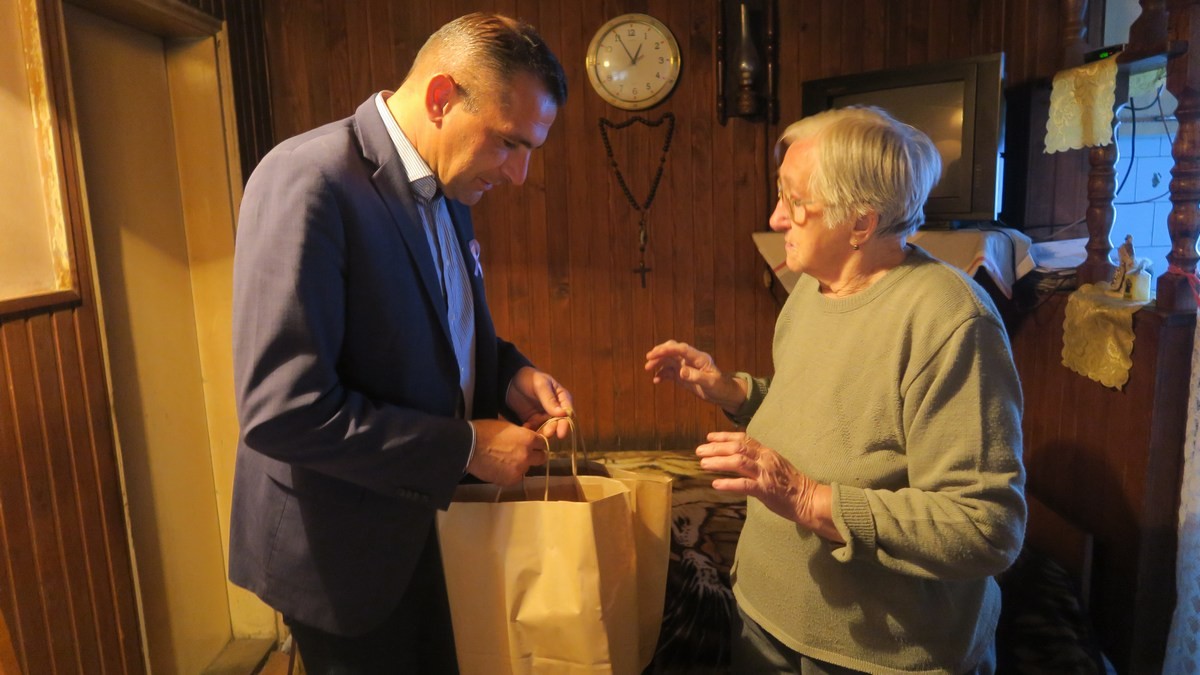 Župan Posavec obišao obišao starije građane povodom Međunarodnog dana starijih osoba