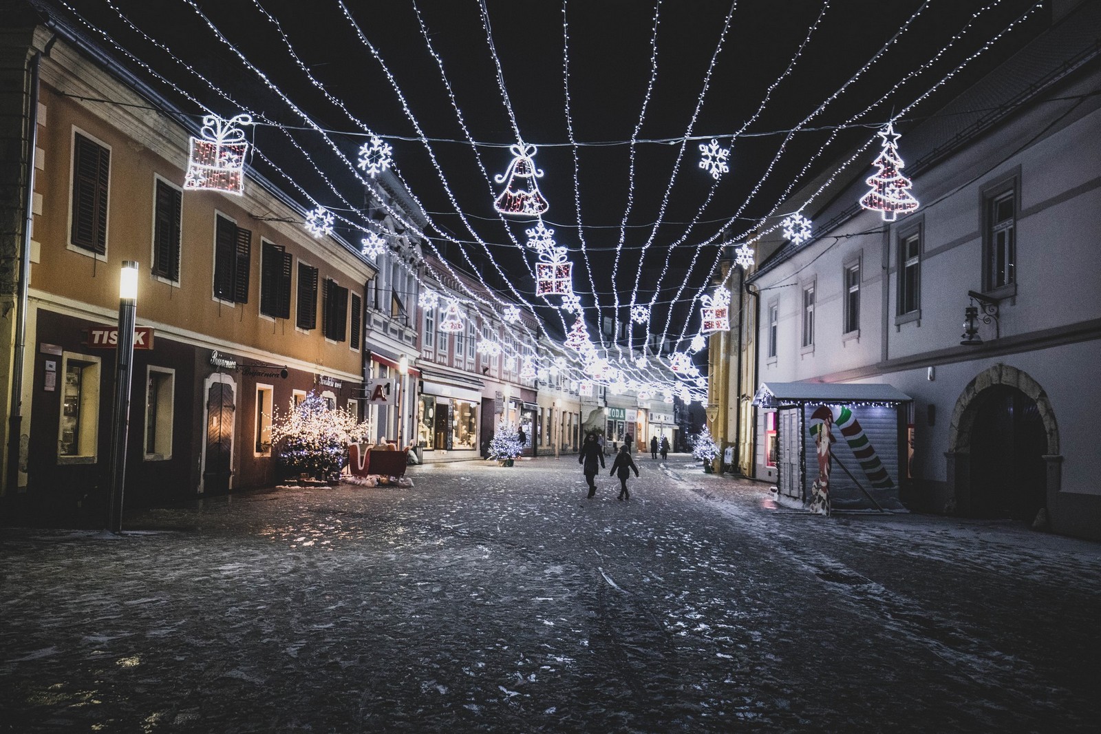 Mališani uživali u sanjkanju, snježna dekoracija centru Čakovca dala posebnu čar