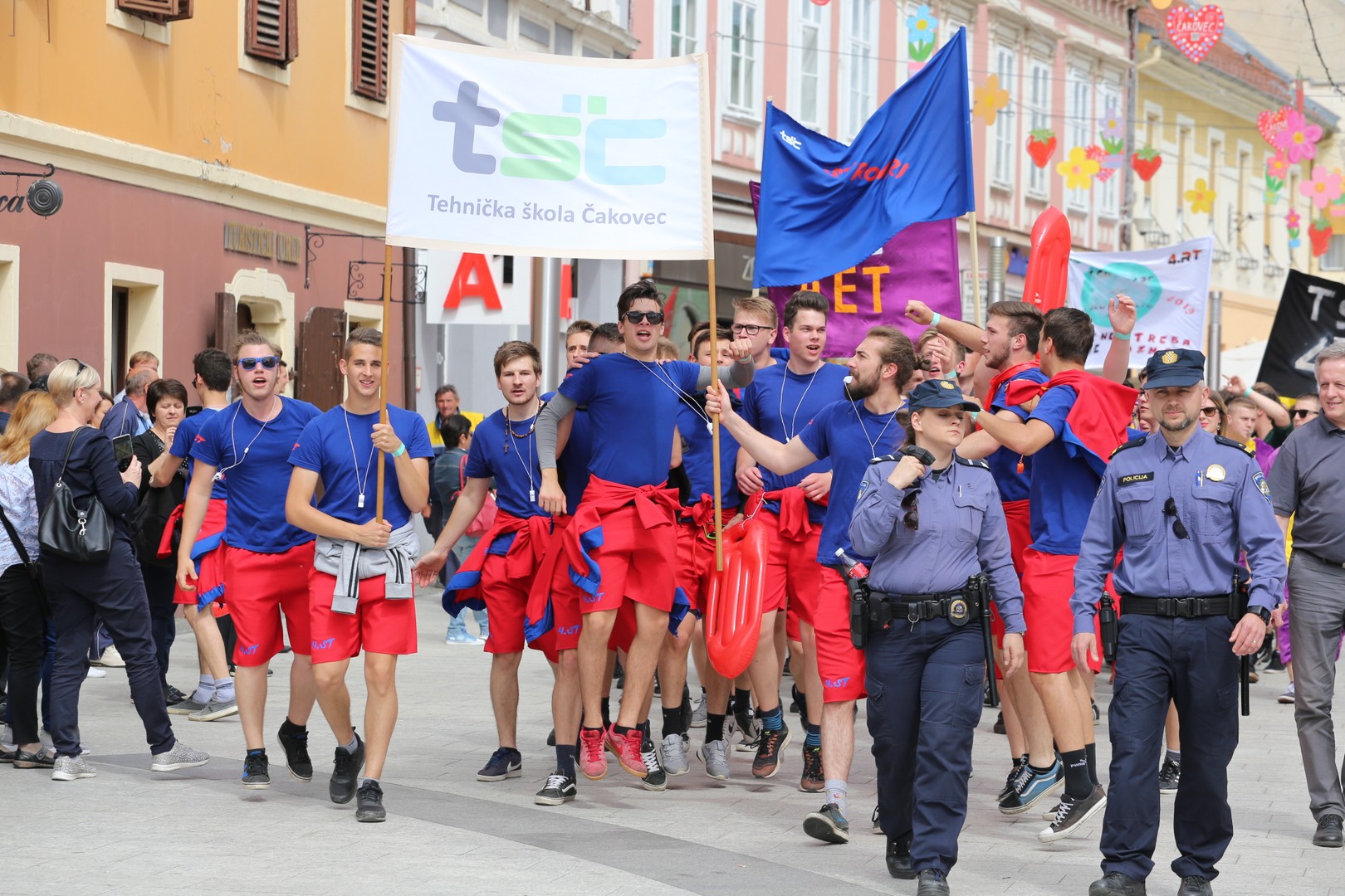 Ulicama Čakovca koračalo više od 1200 međimurskih maturanata
