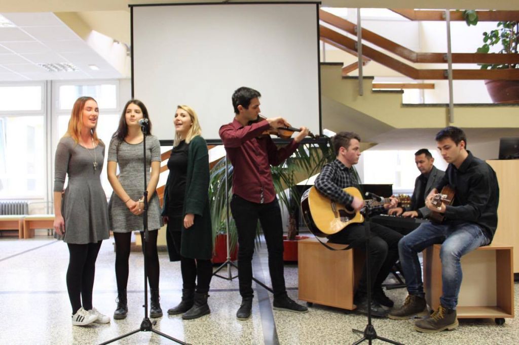 1568202410439207957538375248954