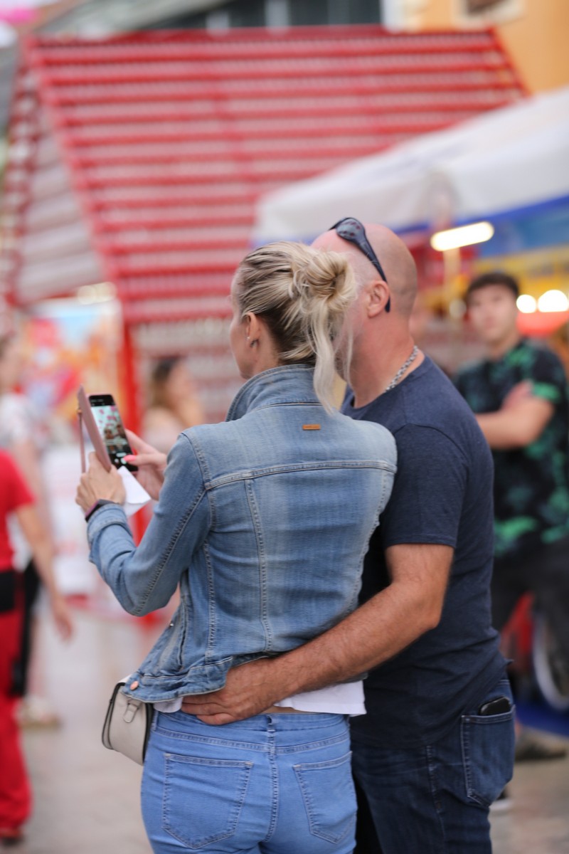 KLIKOM ISPOD KIŠOBRANA Malo kiše, malo sunca, ali centar Čakovca je ispunjen građanima