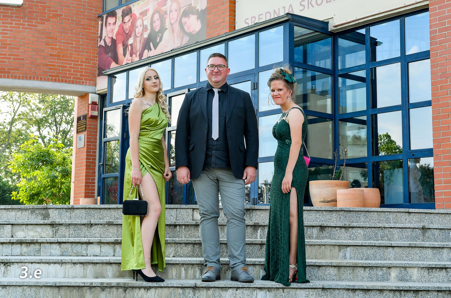 SREDNJA ŠKOLA ČAKOVEC Predivni maturanti spremni za svoju zadnju srednjoškolsku večer